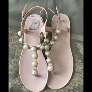 Dizzy pearl jelly sandals